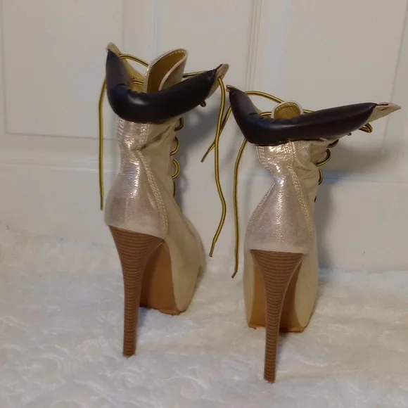 PAZZLE JAYLO GOLD HIGH HEELED PLATFORM BOOTS, SIZE 10 - Picture 4 of 13